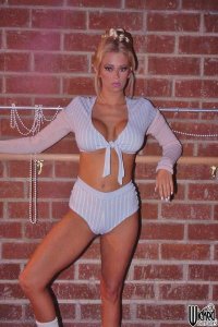 Дженна Джеймсон